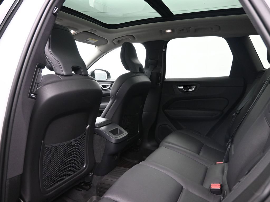 Used 2024 Volvo XC60 B5 Plus w/ Protection Package Premier image 20
