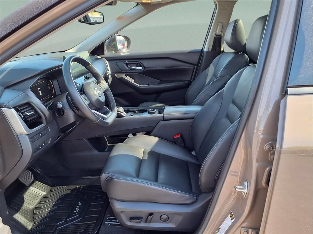 Used 2024 Nissan Rogue SL w/ SL Premium Package AWD/4WD image 12