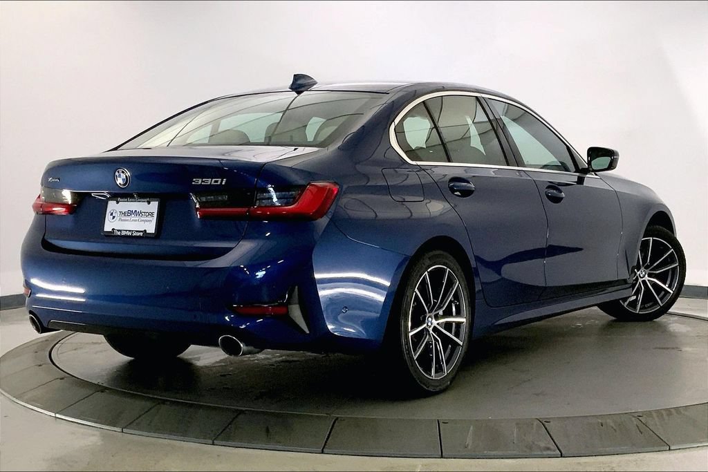 Used 2021 BMW 330i xDrive Sedan w/ Premium Package AWD/4WD image 12