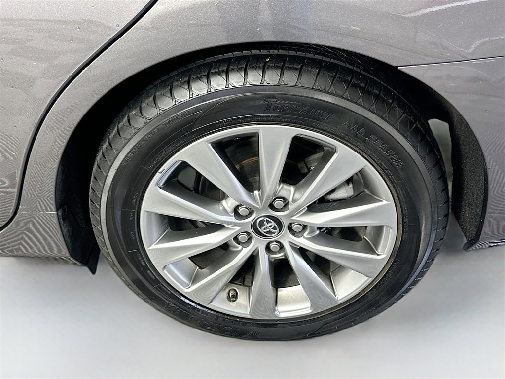Used 2017 Toyota Camry XLE image 30