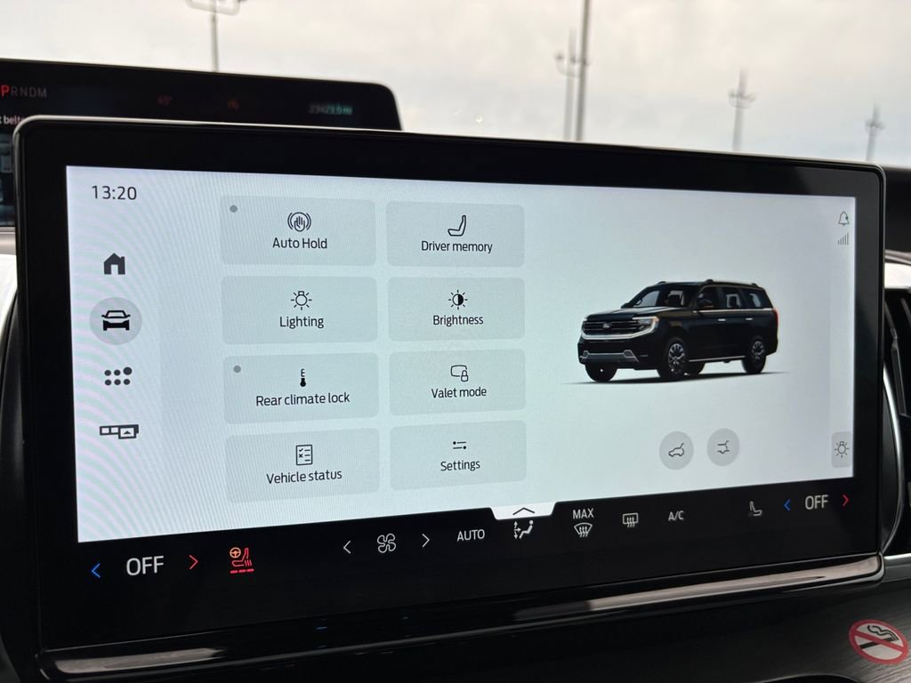 Used 2025 Ford Expedition Platinum image 36