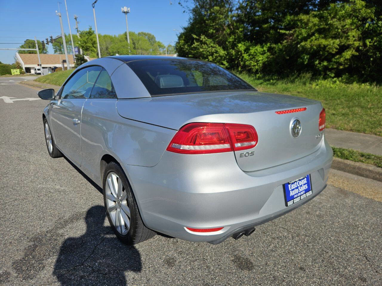 Used 2015 Volkswagen Eos Komfort FWD image 4