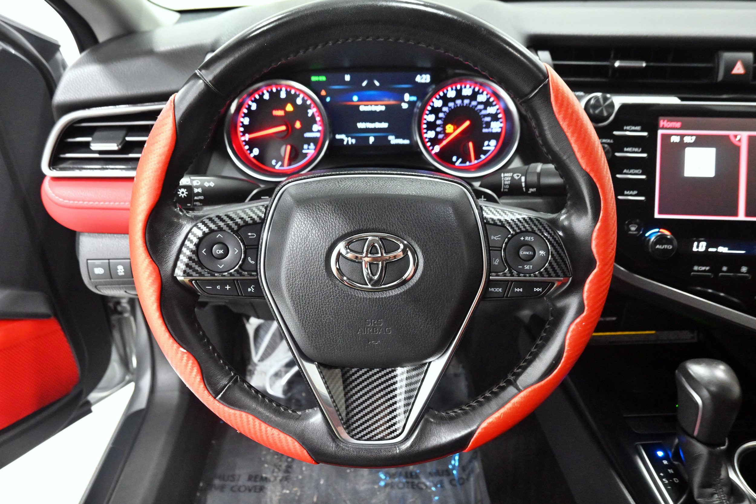Used 2019 Toyota Camry XSE FWD image 7