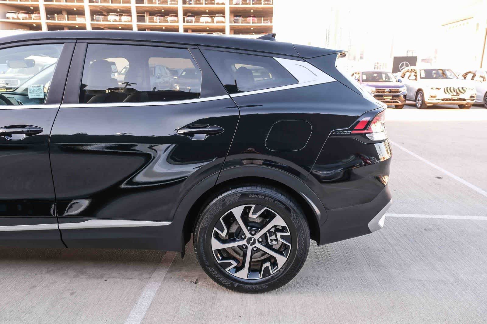 Used 2024 Kia Sportage EX FWD image 8