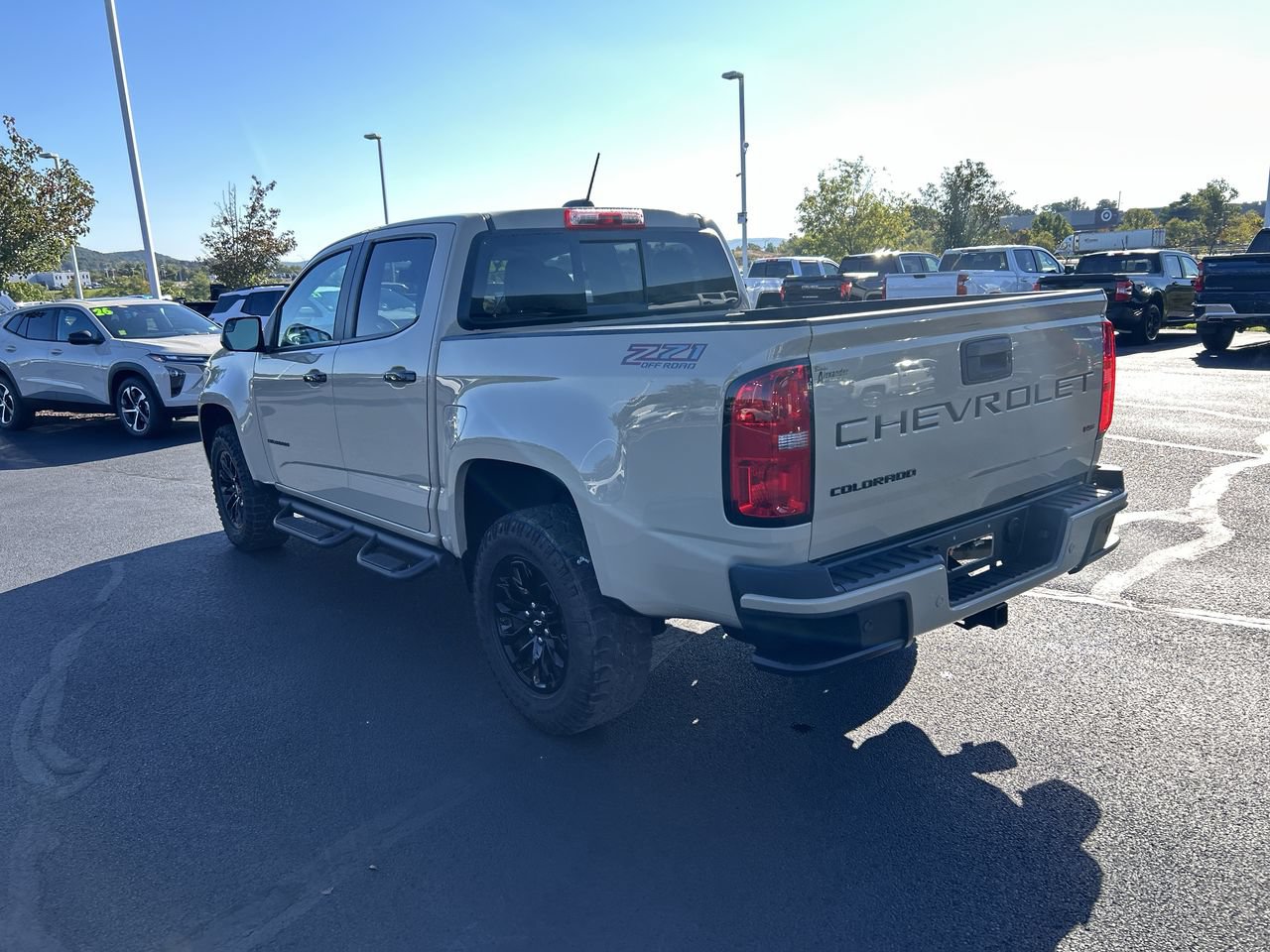 Used 2022 Chevrolet Colorado Z71 AWD/4WD image 5