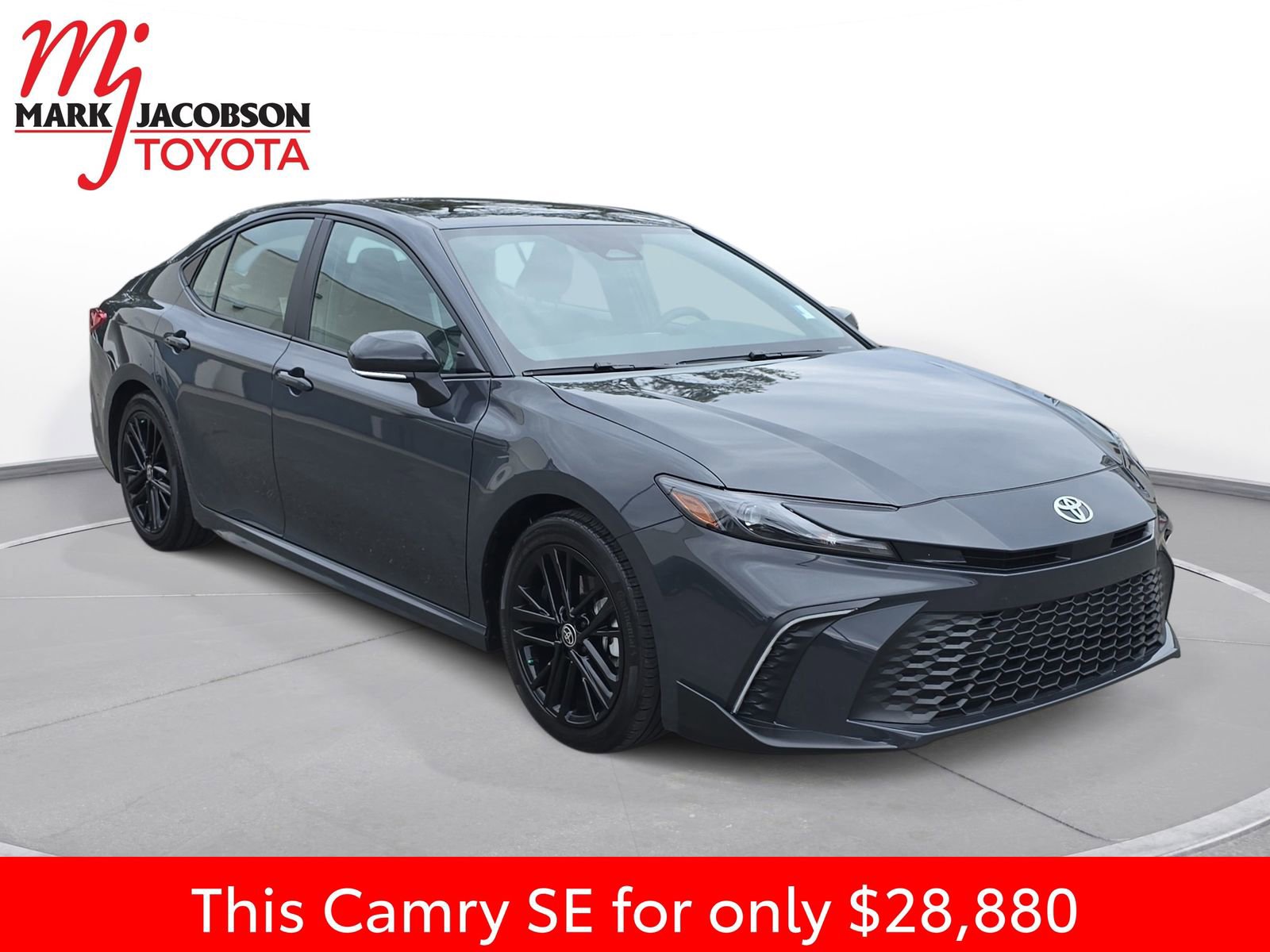 Used 2025 Toyota Camry SE image 5