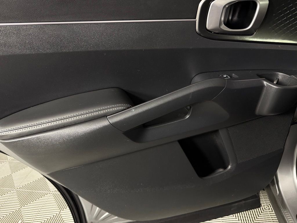 Used 2023 Kia Sorento EX image 36