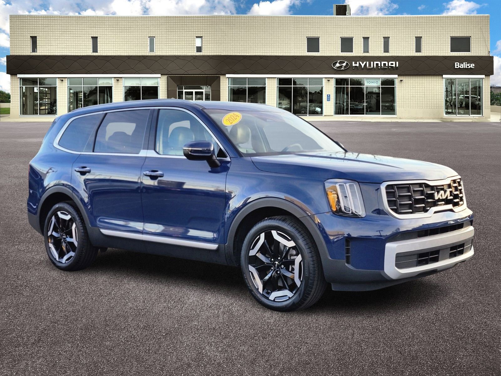 Used 2024 Kia Telluride S w/ S Sunroof Package image 1