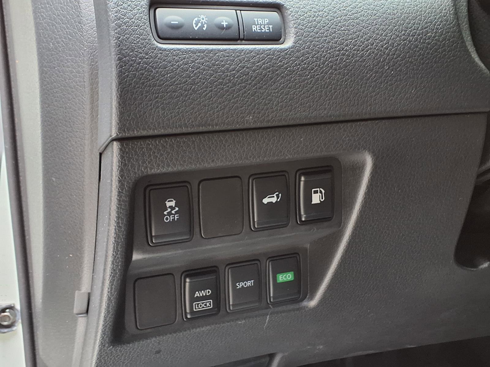 Certified 2018 Nissan Rogue SV image 20