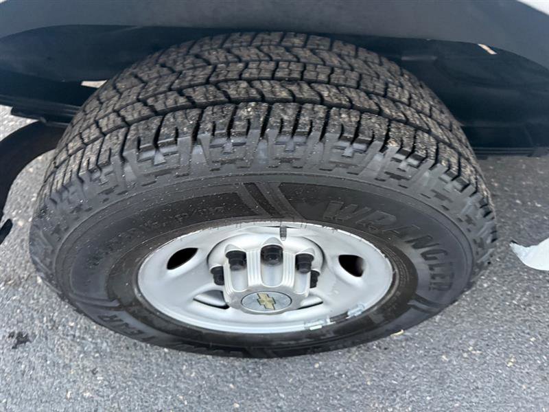 Used 2011 Chevrolet Express 2500 image 26