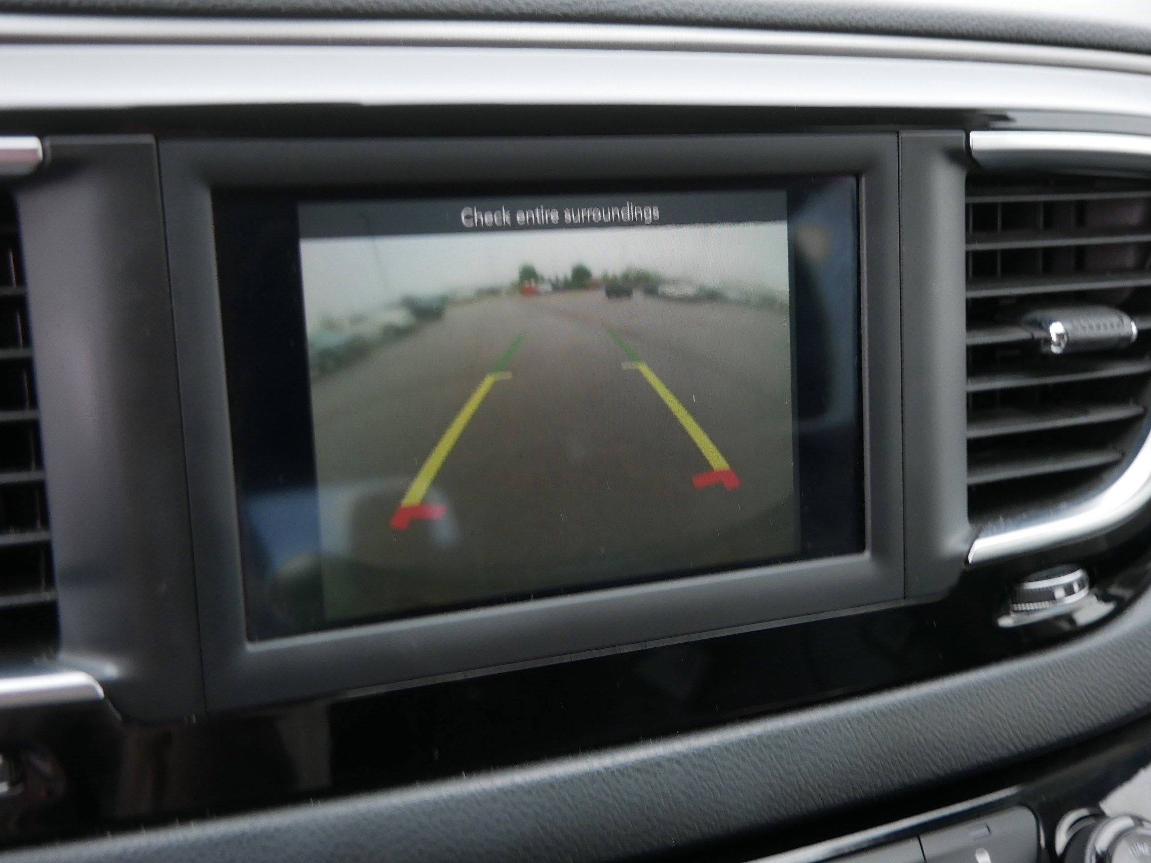 Used 2020 Chrysler Pacifica Touring-L FWD image 34