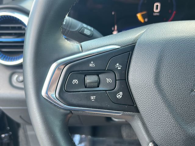 Used 2025 Chevrolet Trax LT w/ LT Convenience Package image 22