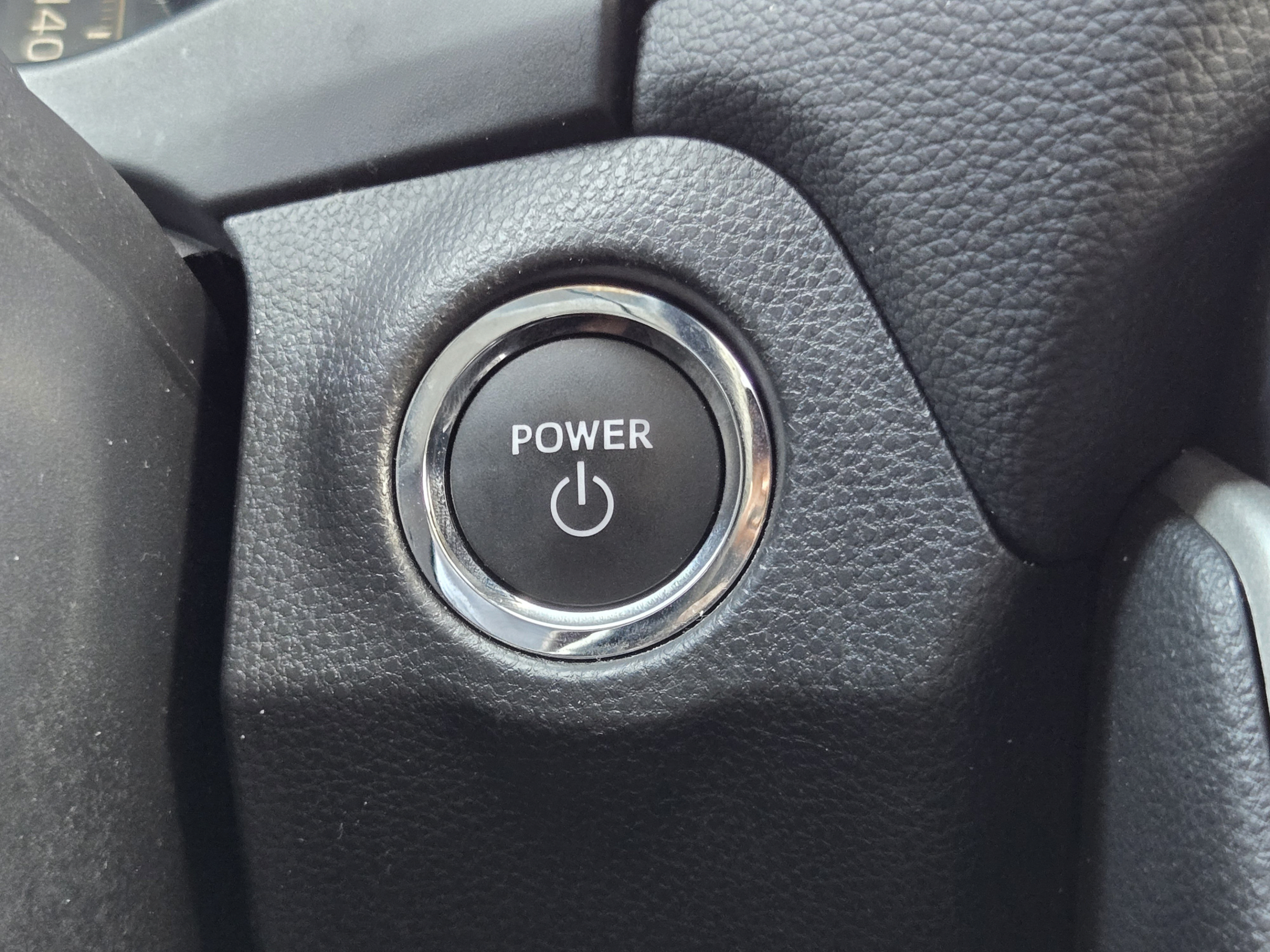 Used 2025 Toyota RAV4 XLE AWD/4WD image 17