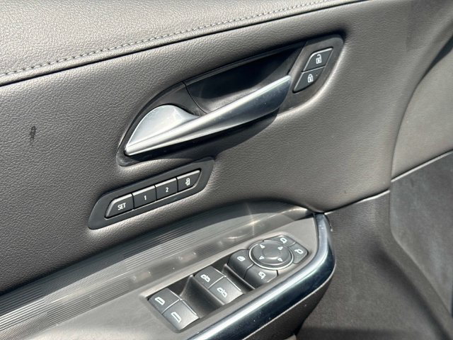Used 2025 Cadillac XT4 Premium Luxury FWD image 18