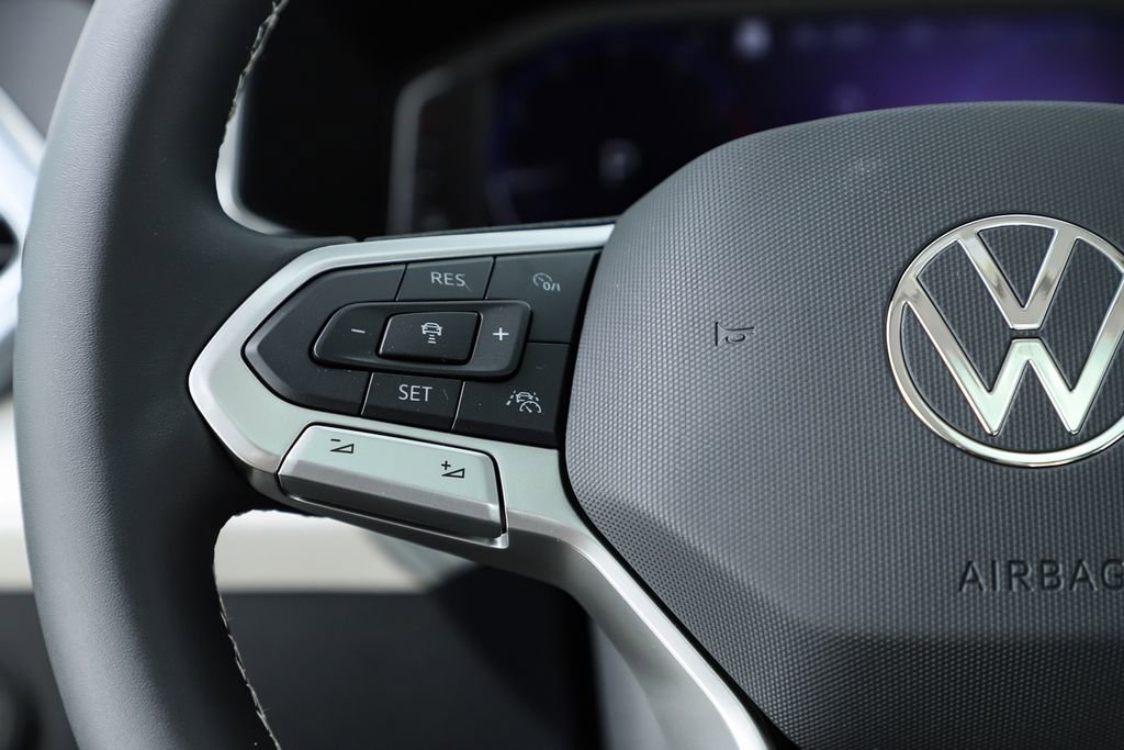 New 2026 Volkswagen Taos SEL image 21