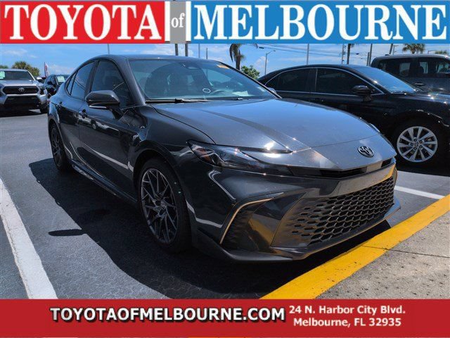 Used 2025 Toyota Camry SE w/ Convenience Package FWD image 1