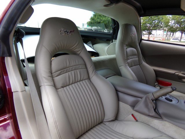Used 2003 Chevrolet Corvette Coupe w/ Preferred Equipment Group RWD image 35