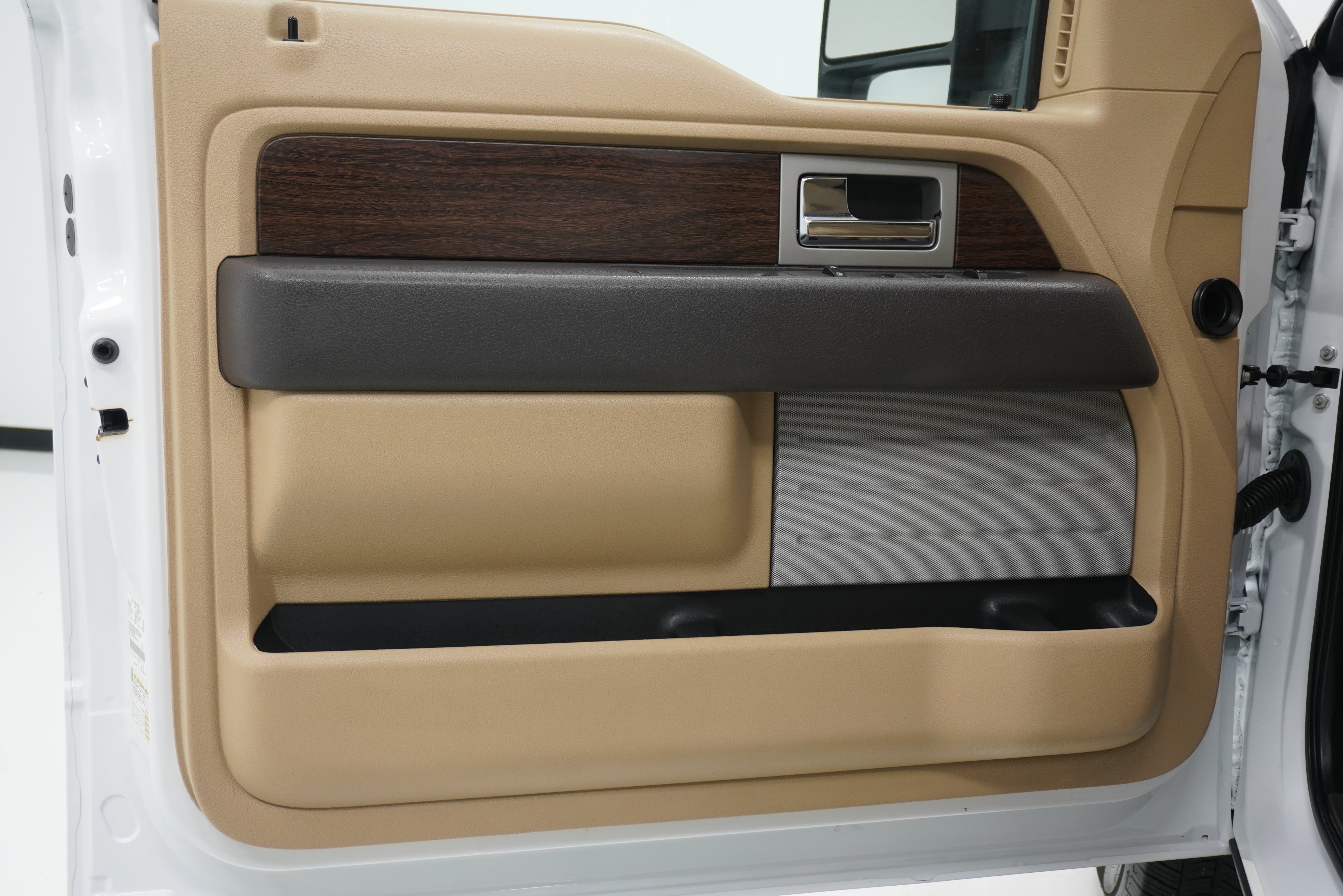 Used 2013 Ford F150 Lariat w/ Lariat Chrome Pkg AWD/4WD image 15
