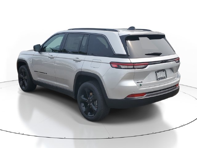 New 2026 Jeep Grand Cherokee Limited w/ Limited Altitude Package AWD/4WD image 3