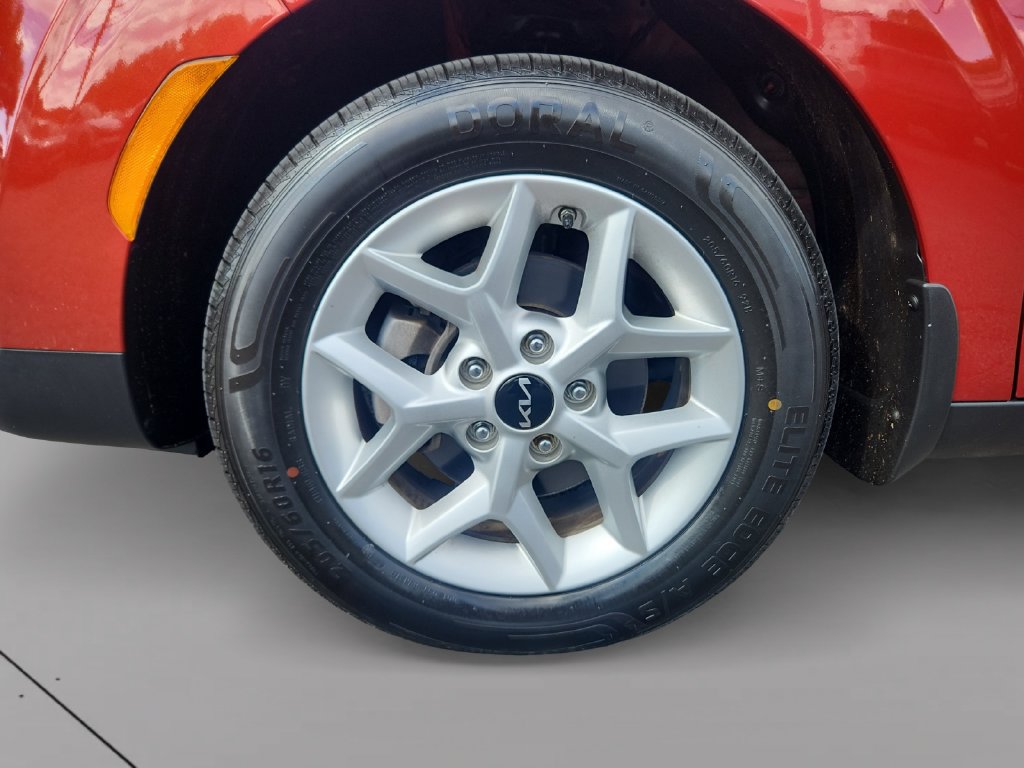 Certified 2024 Kia Soul LX w/ LX Technology Package FWD image 9