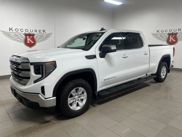 Used 2024 GMC Sierra 1500 SLE w/ Preferred Package image 3