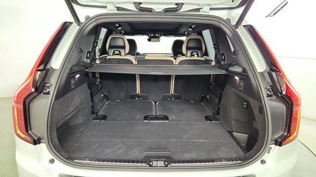 Used 2026 Volvo XC90 B6 Plus w/ Protection Package AWD/4WD image 45