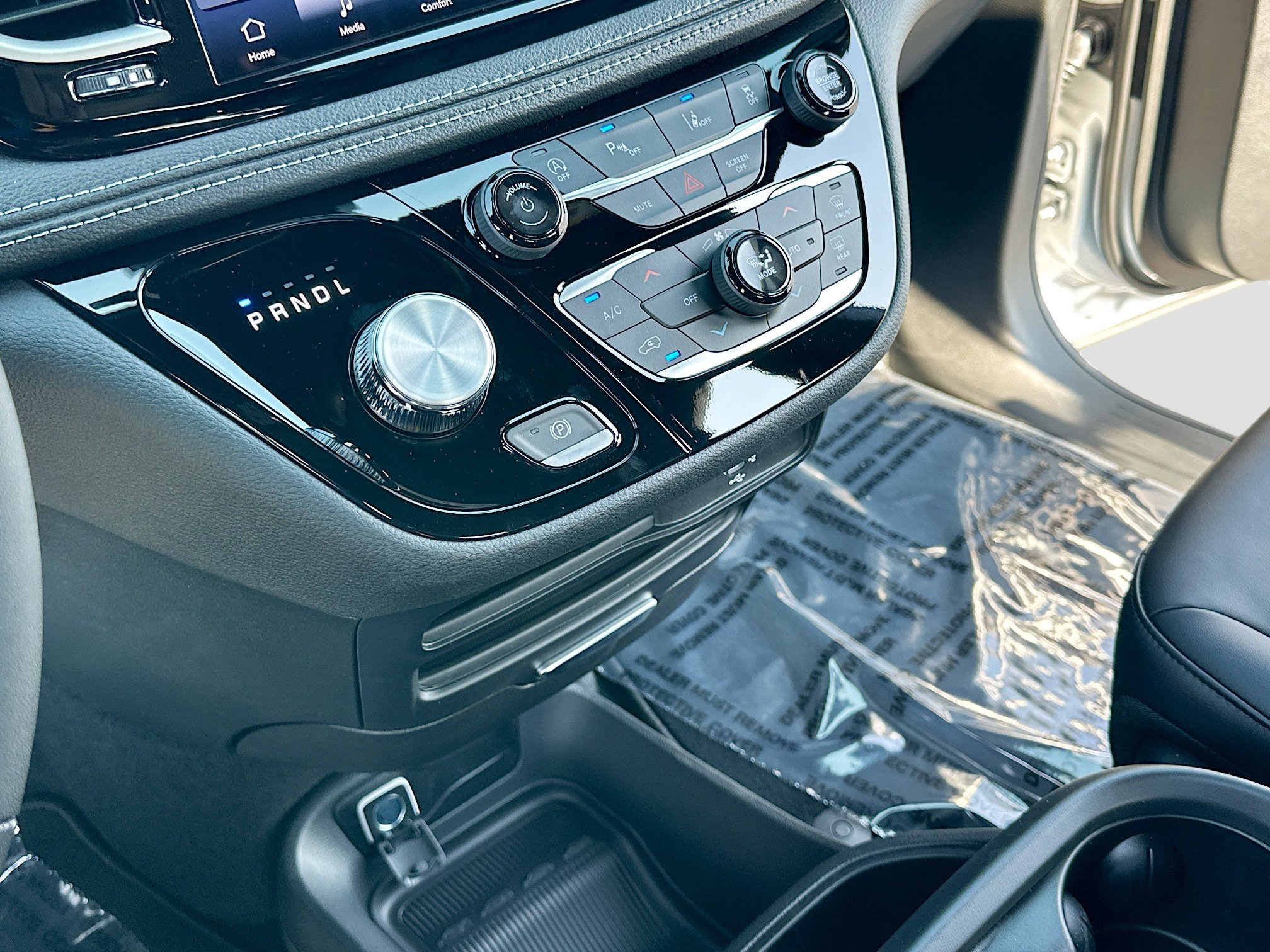 New 2026 Chrysler Pacifica Select image 12