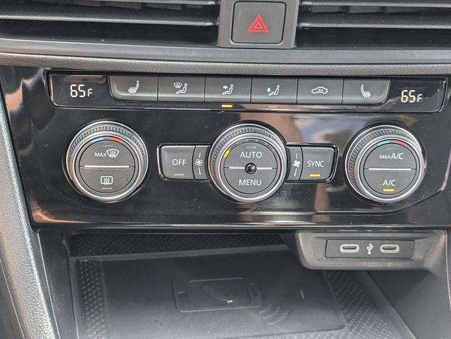 Used 2024 Volkswagen Jetta GLI 40th Anniversary Edition FWD image 24