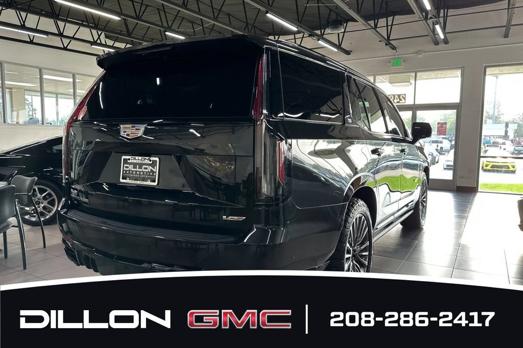 Used 2024 Cadillac Escalade V w/ Heavy-Duty Trailer Package AWD/4WD image 7