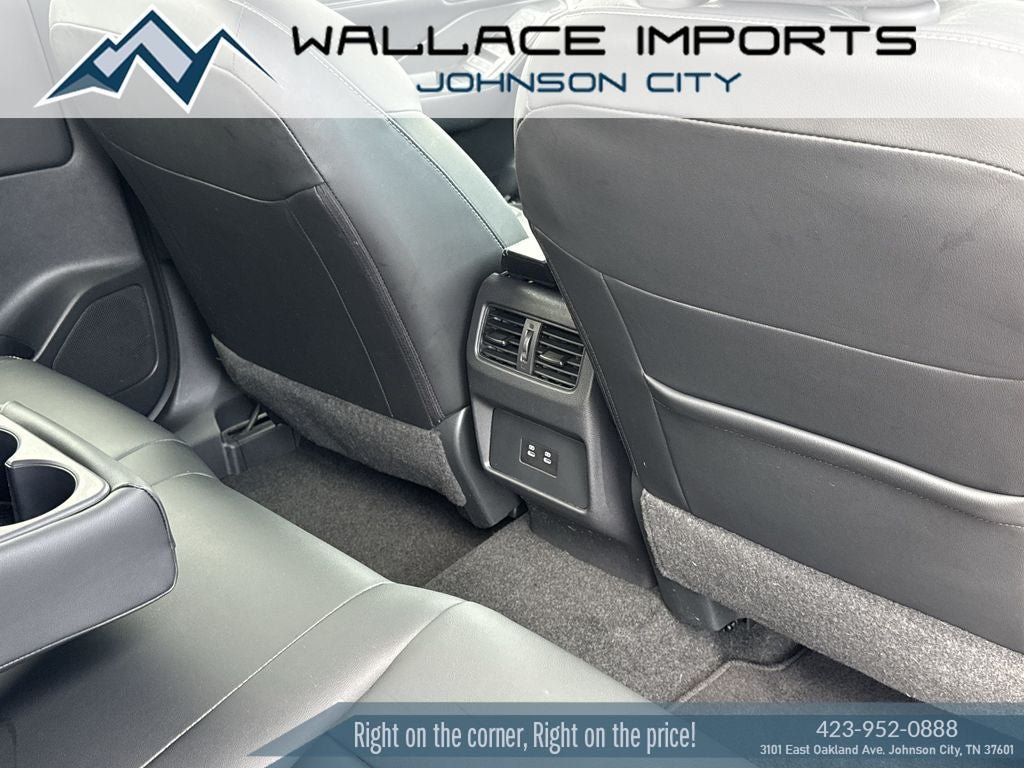 Used 2025 Nissan Rogue SL AWD/4WD image 39