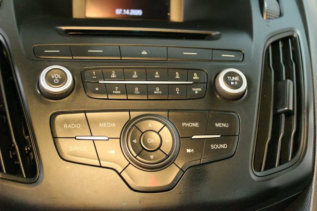 Used 2017 Ford Focus SE FWD image 23