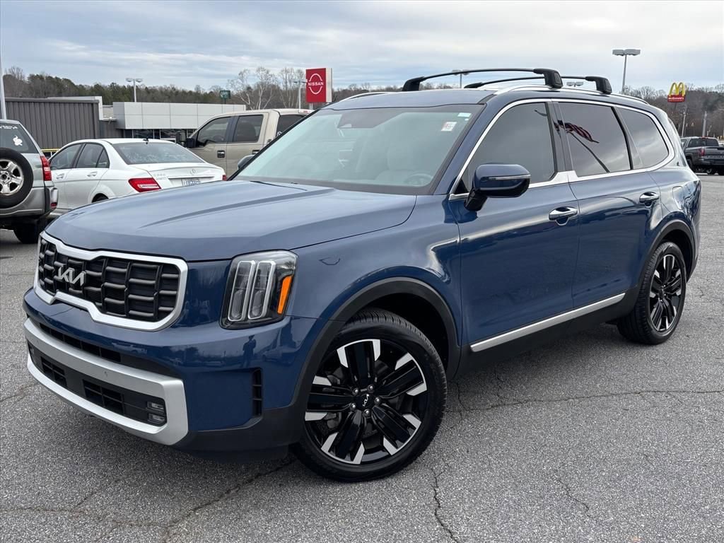 Used 2024 Kia Telluride SX w/ Towing Package image 2