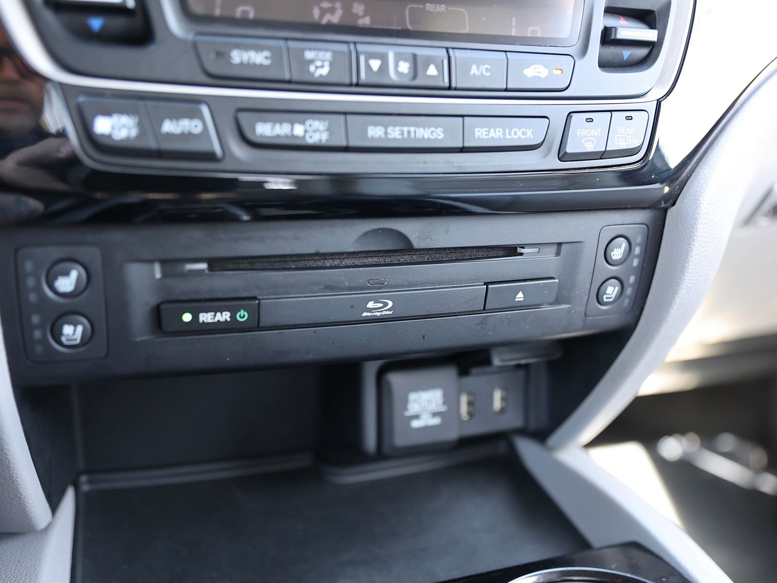 Used 2017 Honda Pilot Elite image 29