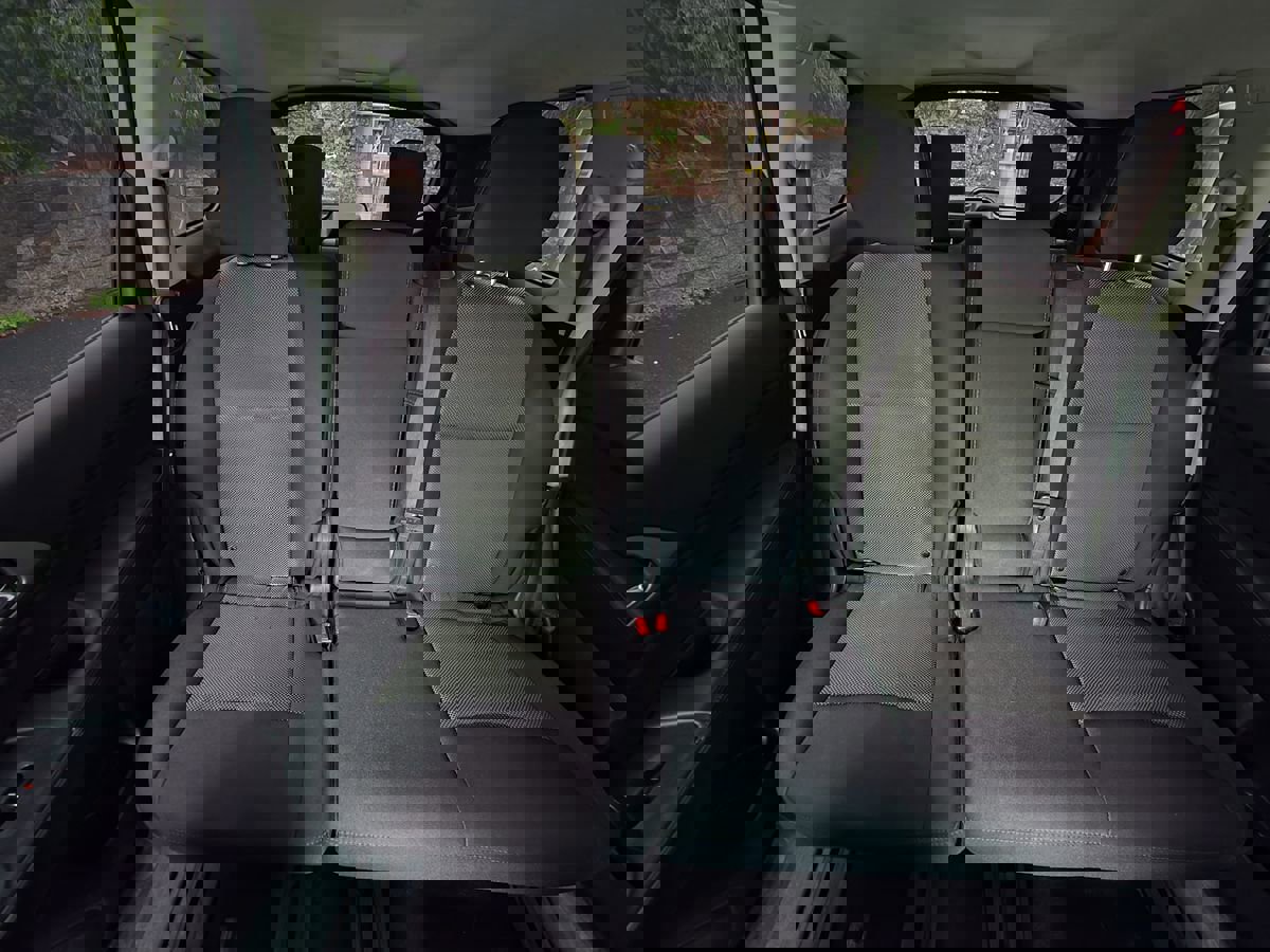 Used 2019 Nissan Pathfinder SV image 18