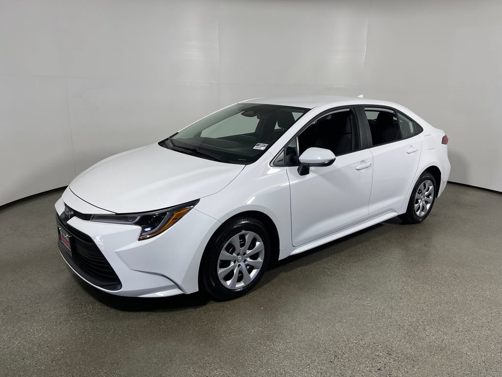 Used 2026 Toyota Corolla LE FWD image 7
