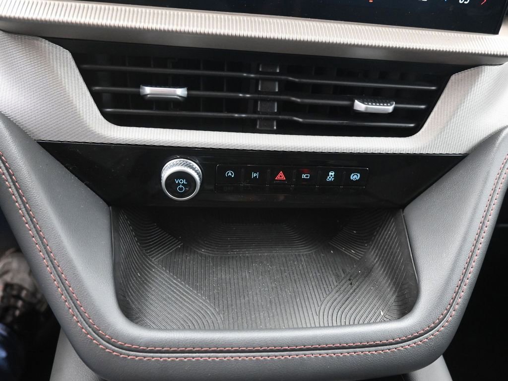 Used 2025 Ford Explorer Active image 9