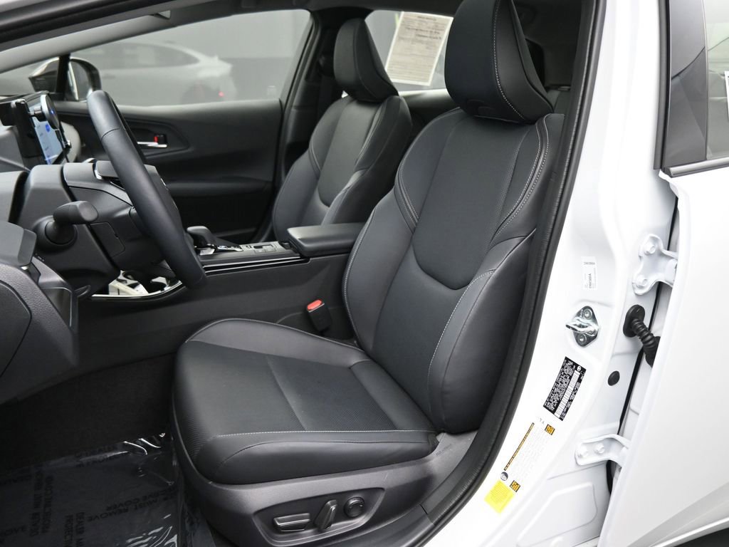 Used 2026 Toyota Prius FWD image 17