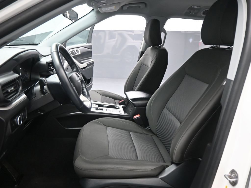 Certified 2023 Ford Explorer XLT image 10