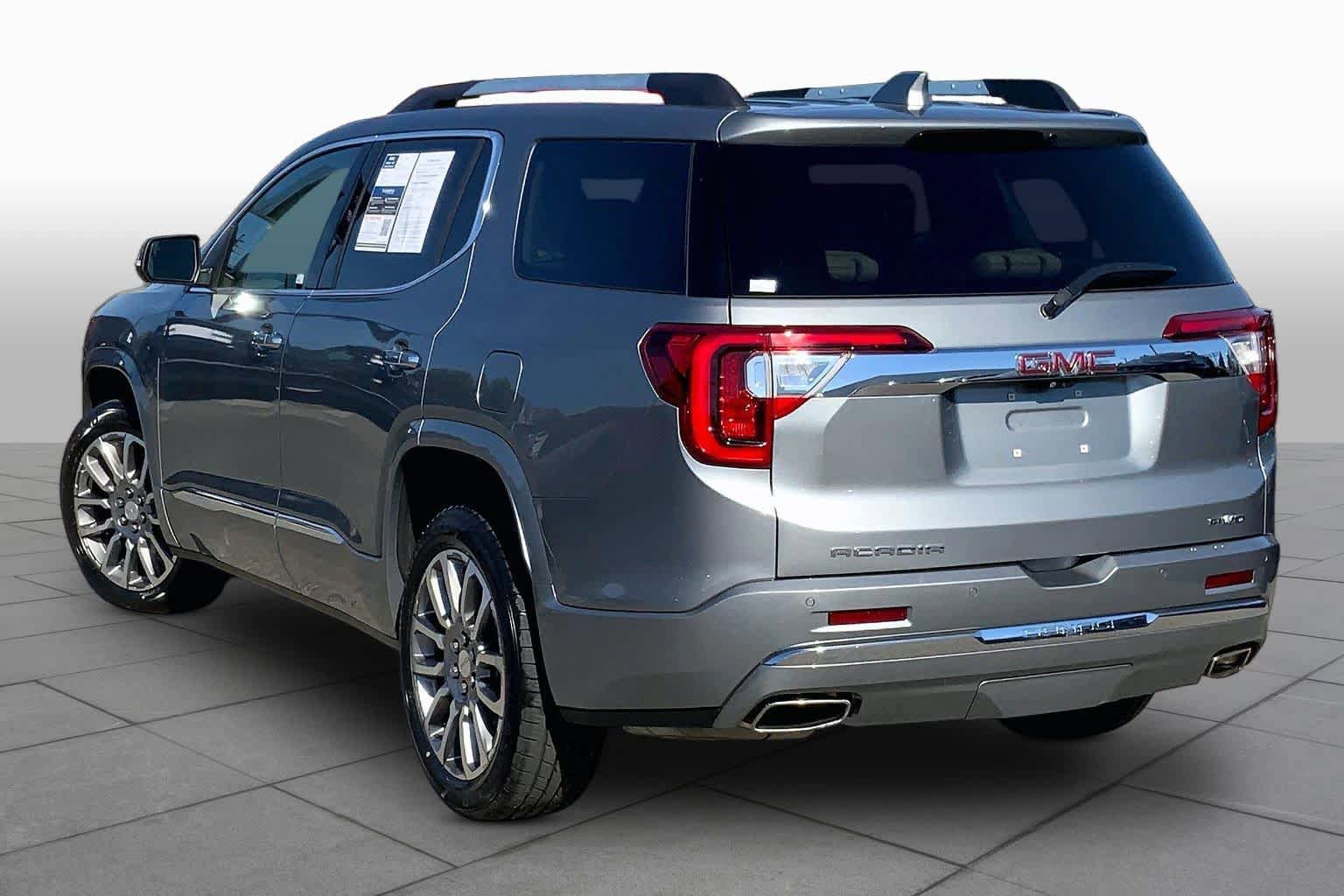Used 2023 GMC Acadia Denali w/ Denali Ultimate Package AWD/4WD image 12