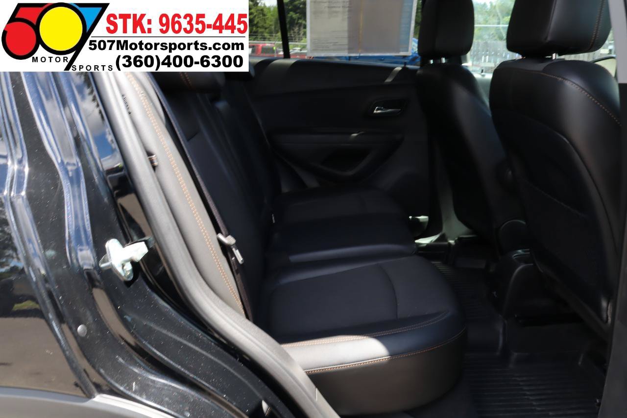 Used 2019 Chevrolet Trax LT w/ Sun & Sound Package AWD/4WD image 16