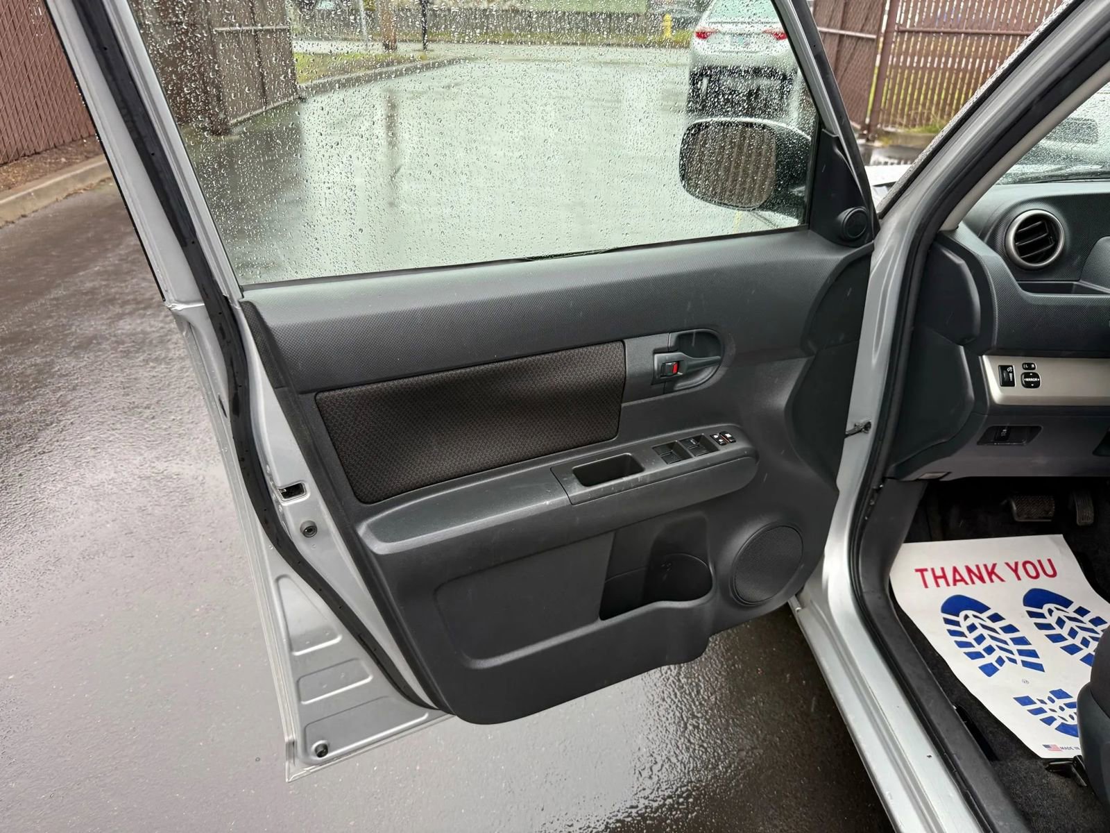 Used 2008 Scion xB image 9