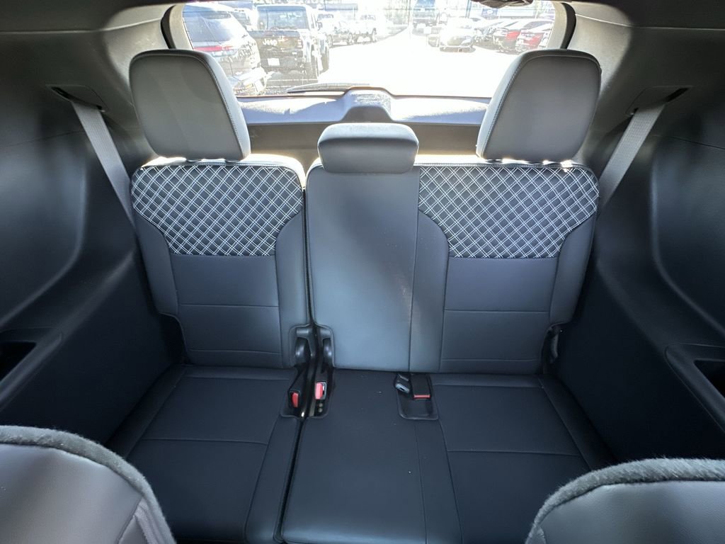 Used 2024 GMC Acadia Denali w/ Super Cruise Package image 23