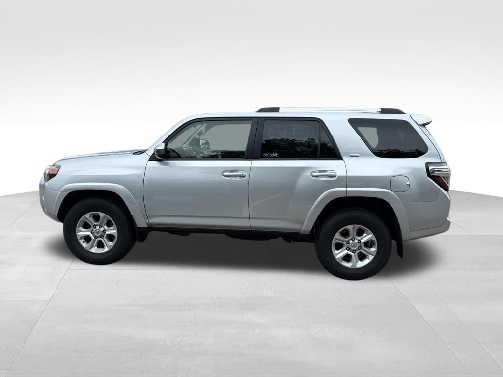 Used 2024 Toyota 4Runner SR5 RWD image 3