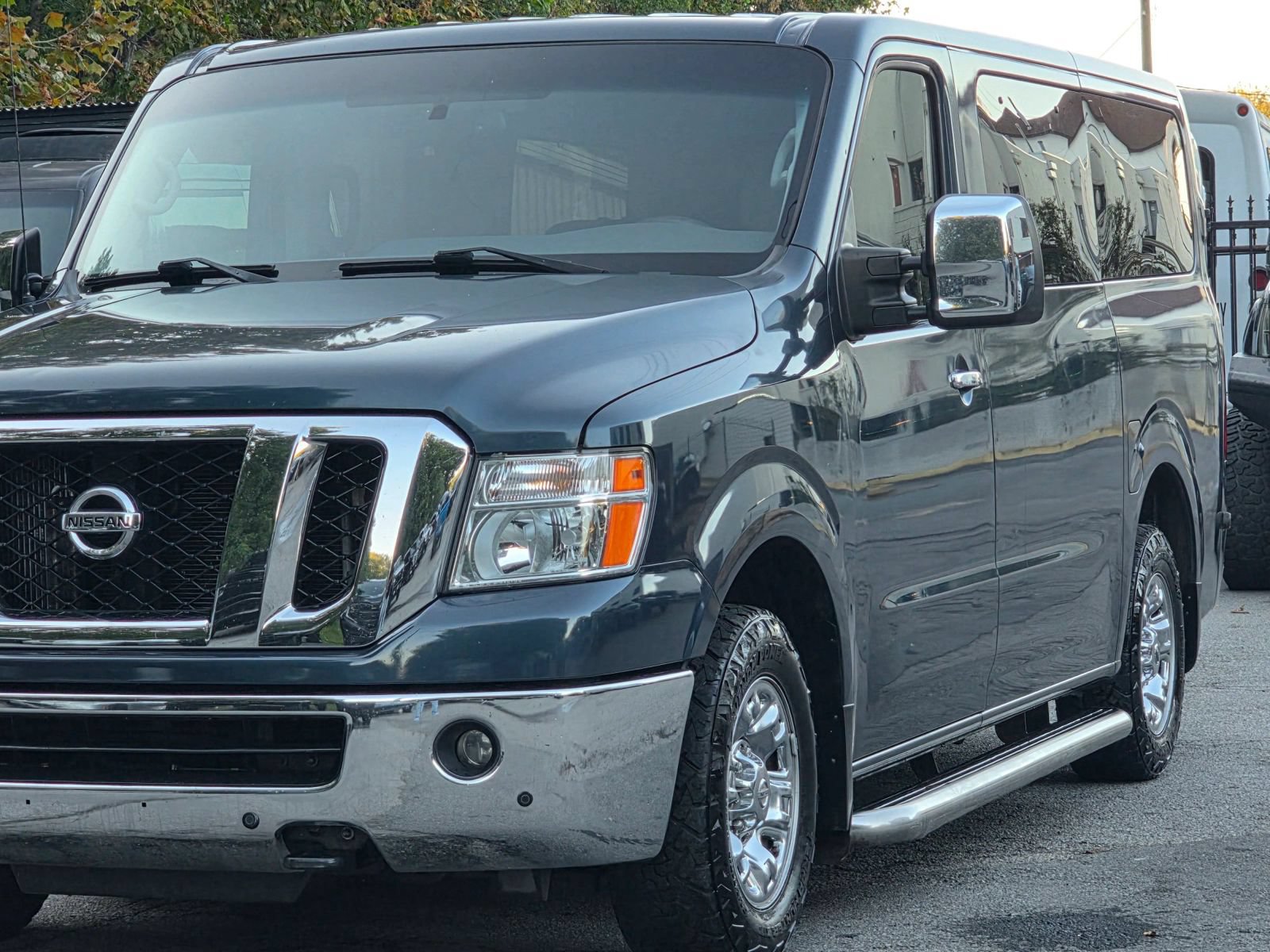 Used 2016 Nissan NV 3500 SL RWD image 3