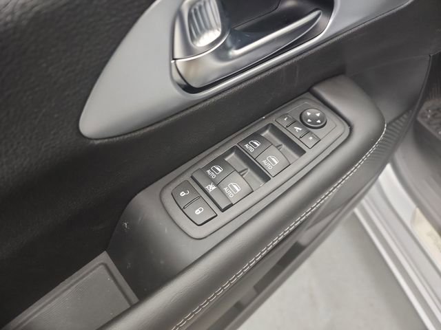 New 2026 Chrysler Pacifica Limited image 16