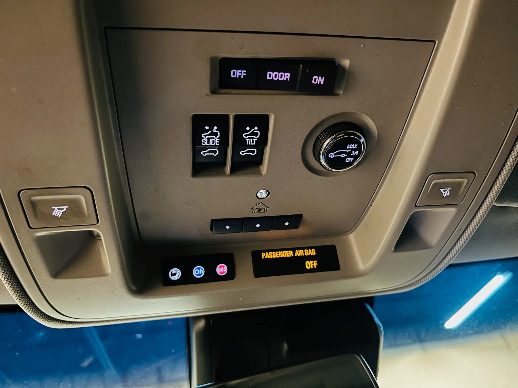 Used 2018 Cadillac Escalade Premium Luxury image 38