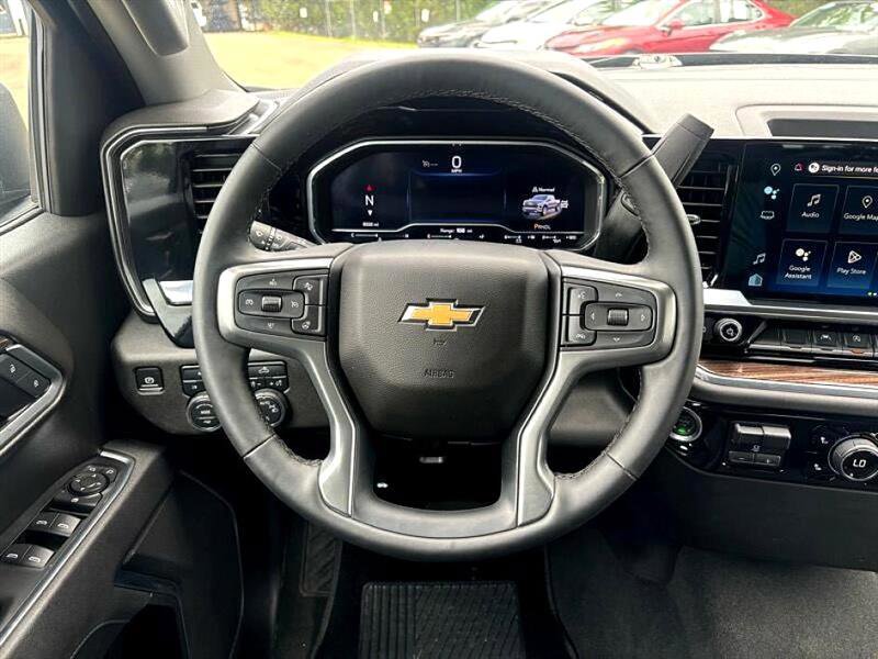 Used 2025 Chevrolet Silverado 1500 LT image 18