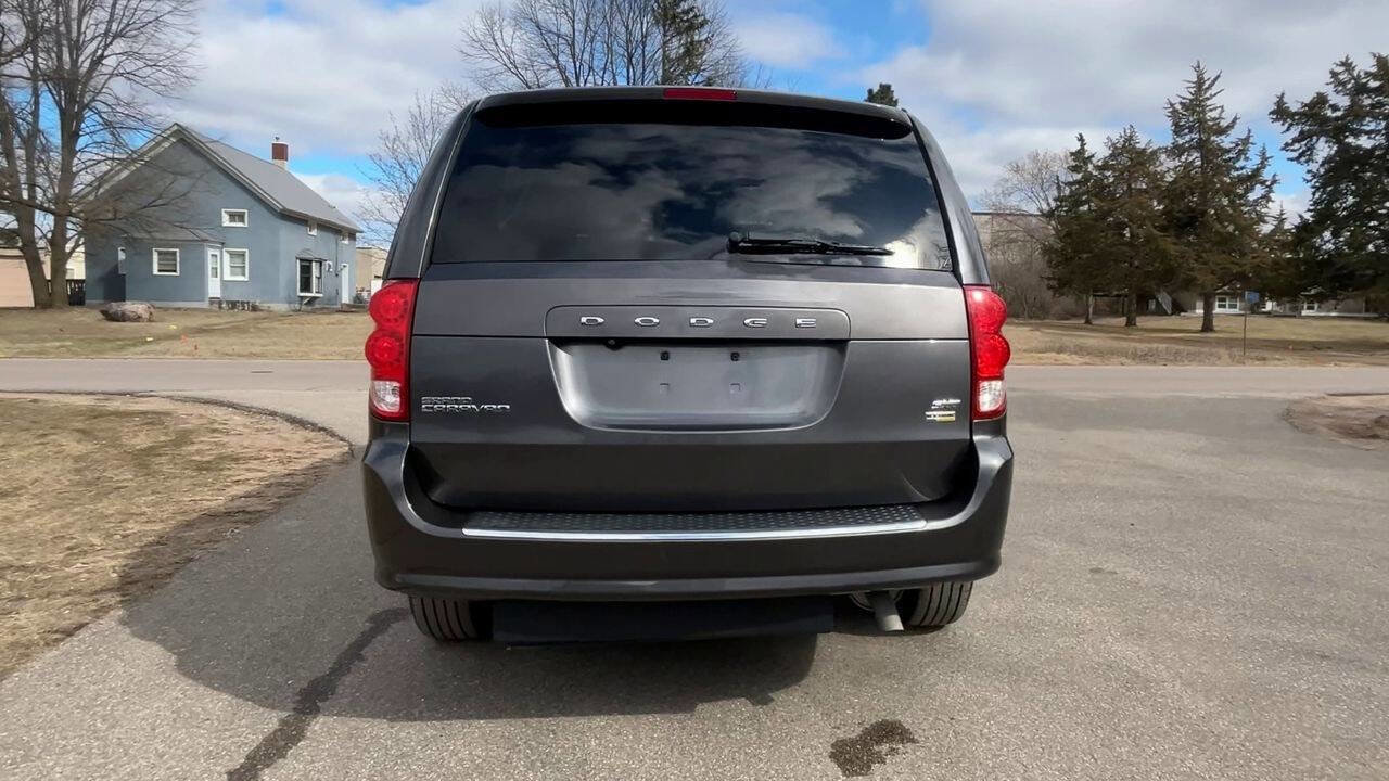 Used 2018 Dodge Grand Caravan SXT image 5