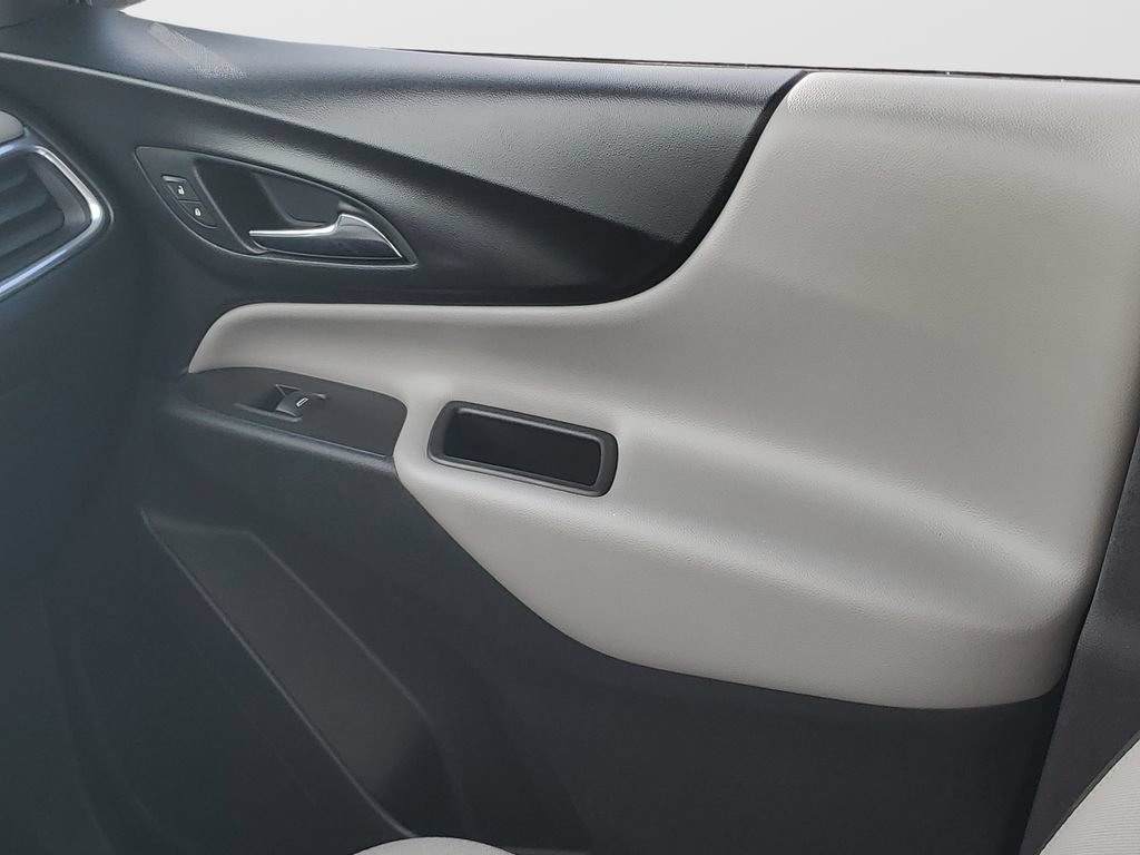 Used 2019 Chevrolet Equinox LS w/ LS Convenience Package FWD image 13