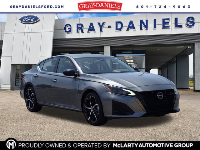 Used 2024 Nissan Altima 2.5 SR FWD image 1